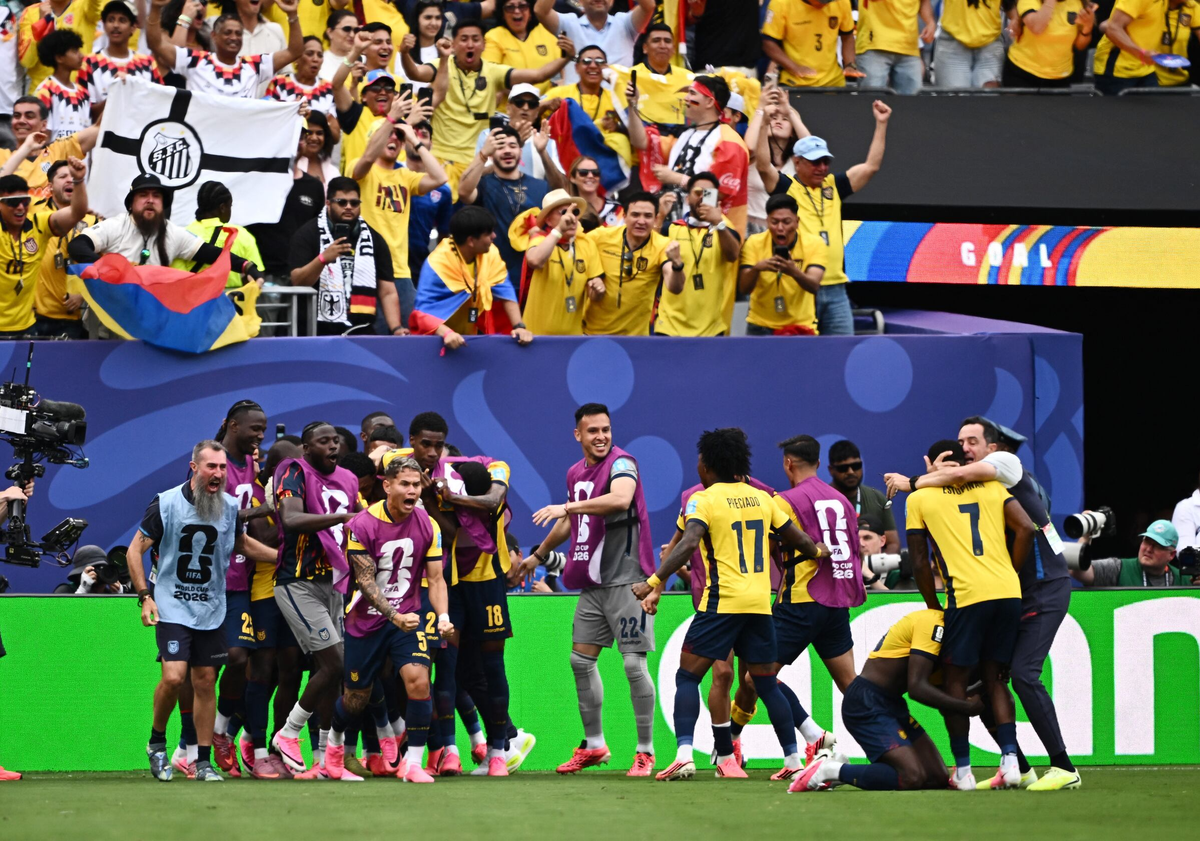 Ecuador quật ngã Đức, lách khe cửa hẹp vào vòng knock-out - hình ảnh - hi88vipvn.com