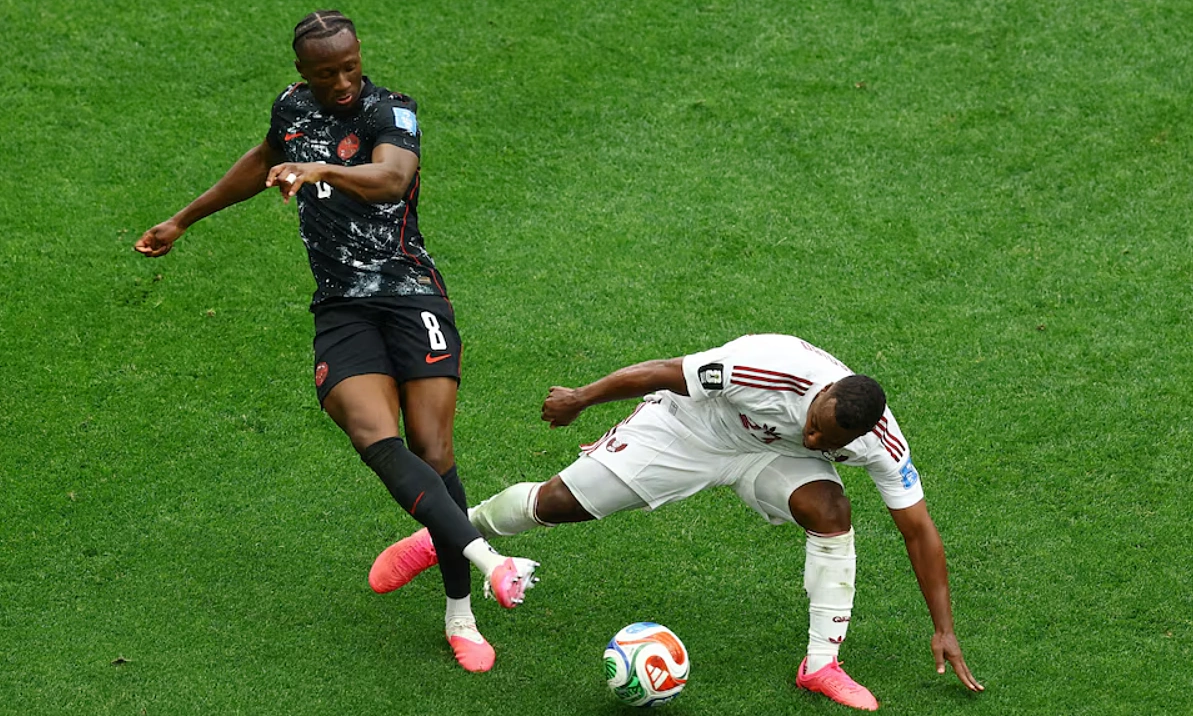 FIFA phạt nặng cầu thủ Qatar làm gãy chân tiền vệ Canada tại World Cup 2026 - hình ảnh - hi88vipvn.com FIFA phạt nặng cầu thủ Qatar làm gãy chân tiền vệ Canada tại World Cup 2026 - hình ảnh - hi88vipvn.com