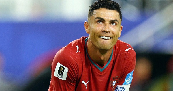 Thể thao trực tuyến: Ronaldo mờ nhạt trong trận hòa không bàn thắng của Bồ Đào Nha - hình ảnh - hi88vipvn.com Thể thao trực tuyến: Ronaldo mờ nhạt trong trận hòa không bàn thắng của Bồ Đào Nha - hình ảnh - hi88vipvn.com