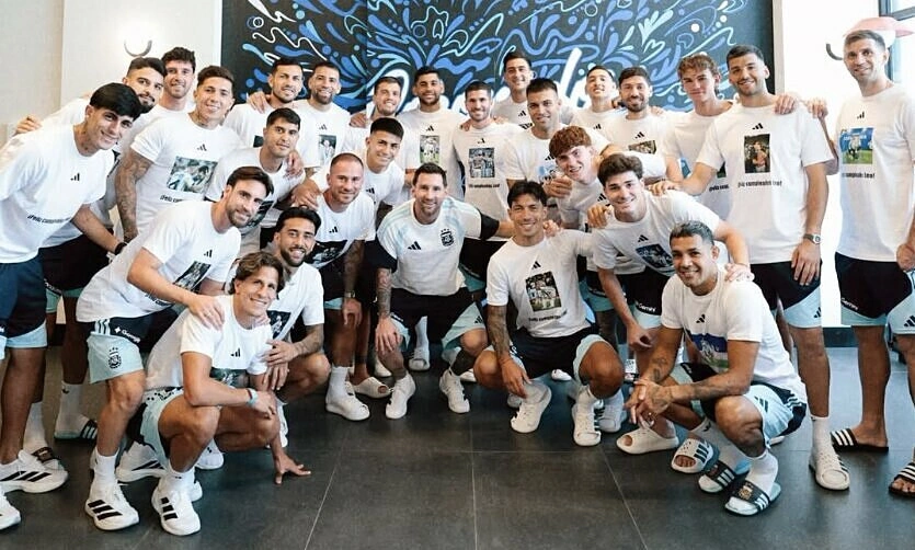 Đồng đội gây bất ngờ trong ngày sinh nhật Messi – Cơ hội cá cược bóng đá online hấp dẫn từ Hi88 - hình ảnh - hi88vipvn.com Đồng đội gây bất ngờ trong ngày sinh nhật Messi – Cơ hội cá cược bóng đá online hấp dẫn từ Hi88 - hình ảnh - hi88vipvn.com