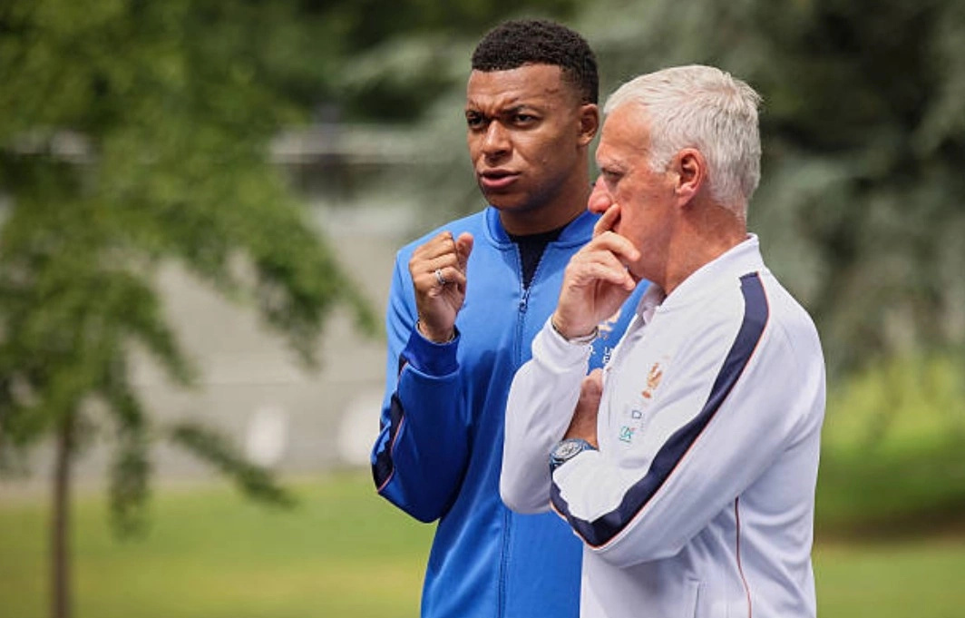 Deschamps: ‘Nhiều HLV cũng ngốc như tôi khi xếp Mbappe đá trung phong’ - hình ảnh - hi88vipvn.com Deschamps: ‘Nhiều HLV cũng ngốc như tôi khi xếp Mbappe đá trung phong’ - hình ảnh - hi88vipvn.com