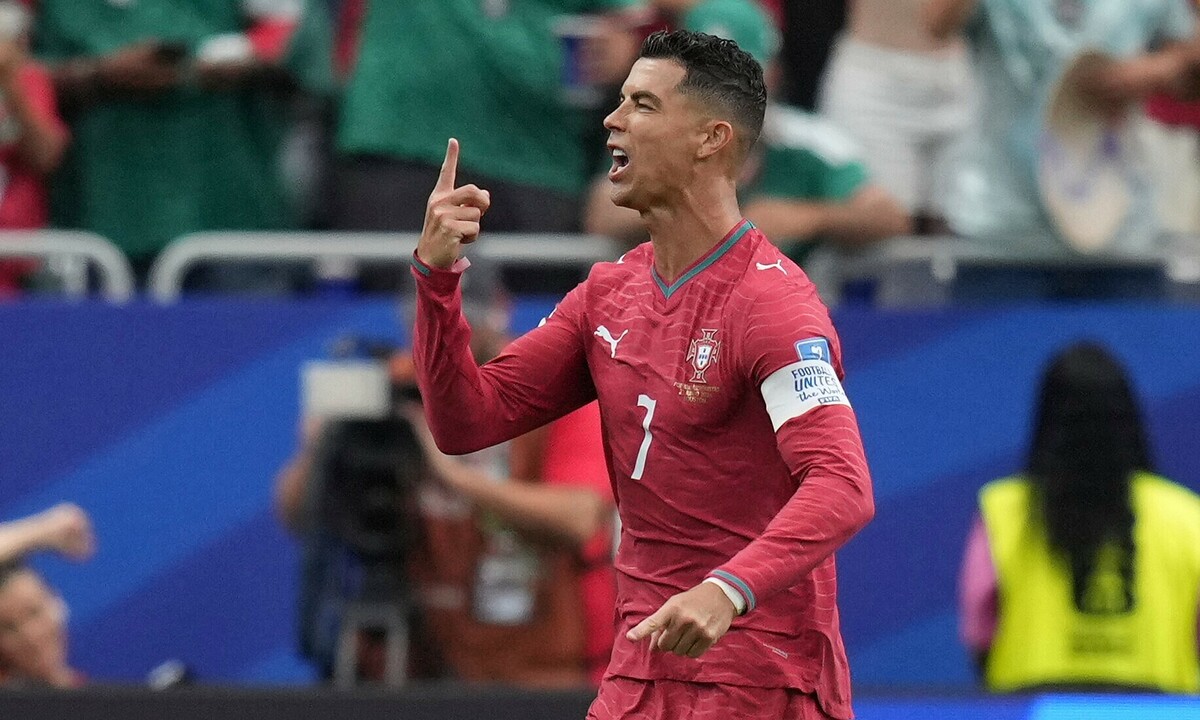 Hi88 Baccarat và Cú Đúp Làm Nên Lịch Sử Của Ronaldo Ở World Cup - hình ảnh - hi88vipvn.com Hi88 Baccarat và Cú Đúp Làm Nên Lịch Sử Của Ronaldo Ở World Cup - hình ảnh - hi88vipvn.com
