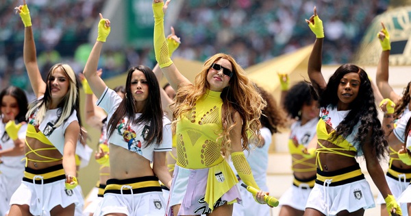 Shakira nhảy múa ăn mừng khi Colombia có vé đi tiếp, vì sao Ronaldo phải lo? - hình ảnh - hi88vipvn.com
