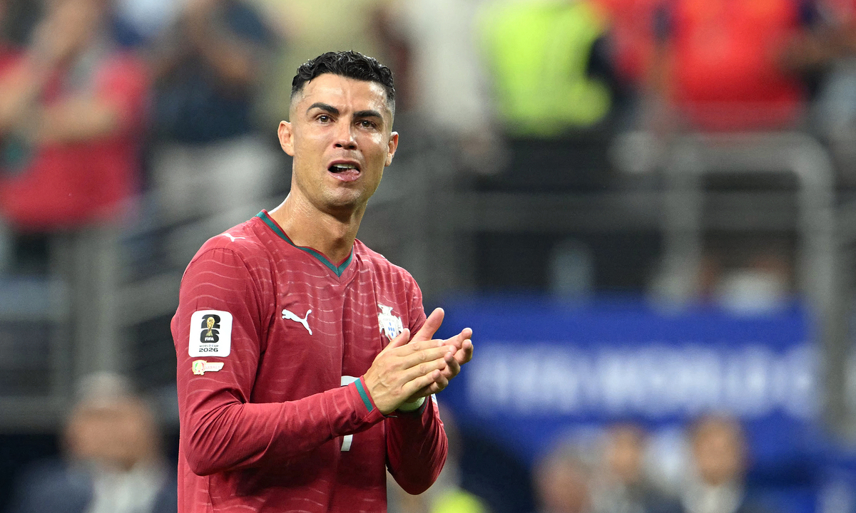 Ronaldo bật khóc chia tay World Cup 2026: Khoảnh khắc xúc động của huyền thoại - hình ảnh - hi88vipvn.com Ronaldo bật khóc chia tay World Cup 2026: Khoảnh khắc xúc động của huyền thoại - hình ảnh - hi88vipvn.com